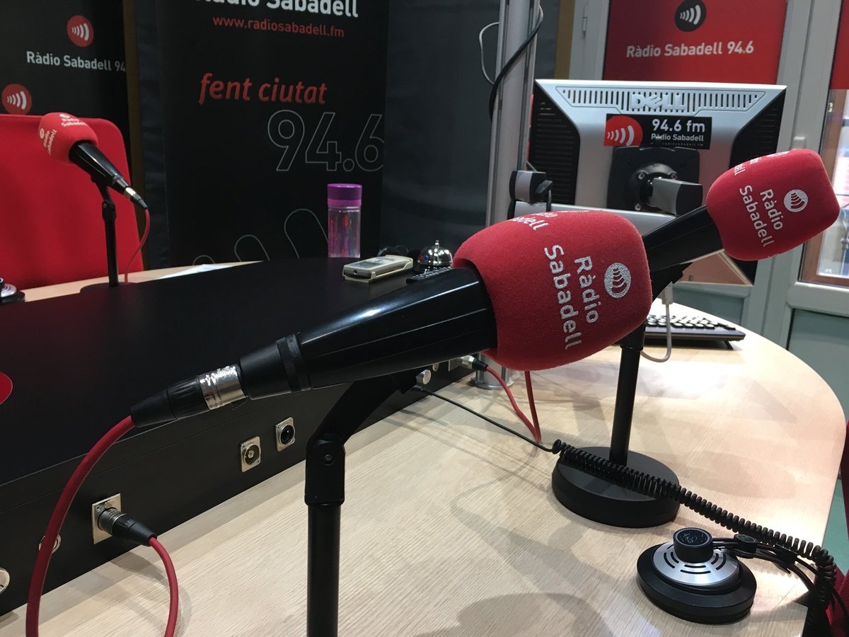 GINRAW_'s tweet photo. Un plaer compartir taula i experiències amb el programa #ParaulaDeVi de @RadioSabadell, on vam poder explicar les bondats de la nostra ginebra #Ginraw #madnessforperfection 👌 https://t.co/2tPRIVjMxC https://t.co/17gQxkw5D4