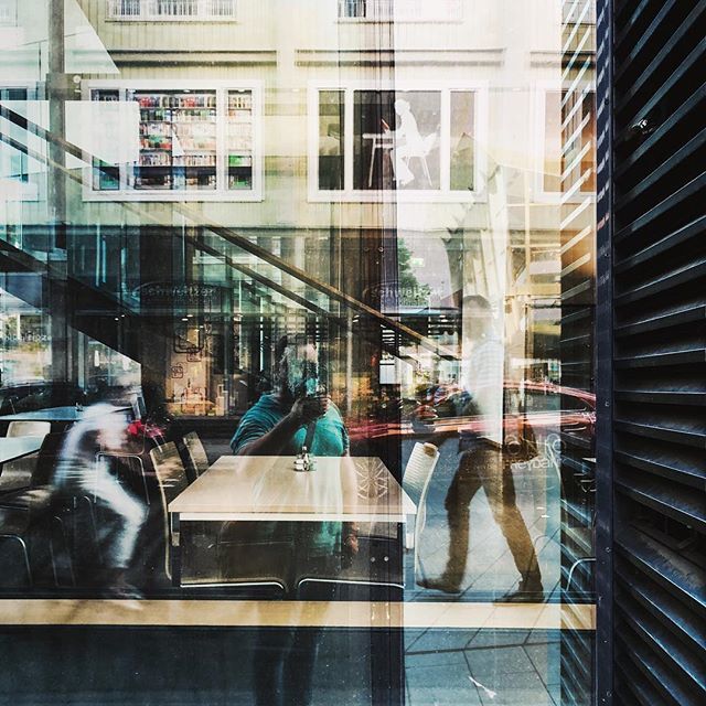 riegerphotos's tweet photo. #2018 #doubleexposure #leipzig #color #street #streetphotography #bestoftheday #igers #igersleipzig #soulofstreet #picoftheday #people #leipzigcity https://t.co/oT4S54q7Dk https://t.co/tOL94fV5kA