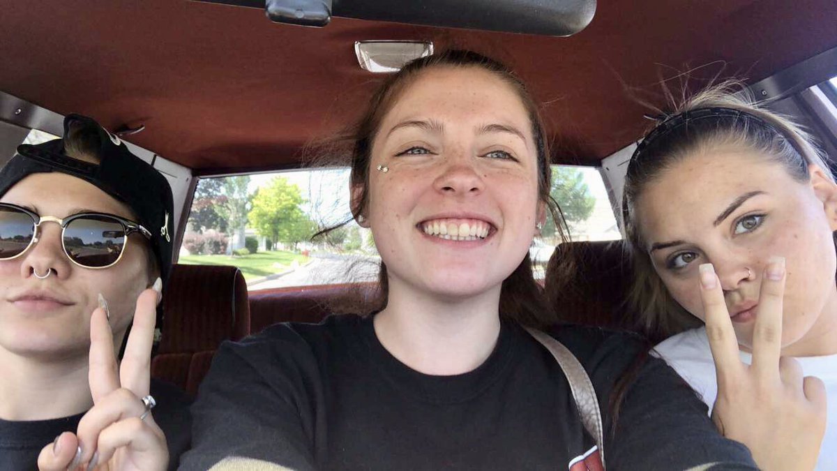 You know it’s a good time when you fit 3 people on the bench seat 🚘🔥♥️ 
•
•
•
•
#BenchSeat #3Seater #Donna #ILoveThem #Chrysler #Plymouth #ChrylserPlymouth #PlymouthReliant #PlymouthReliantK #OldSchool #OldSchoolCars #MyCarIsCoolerThanYours #ILoveWhatIDo #ILoveMyLife