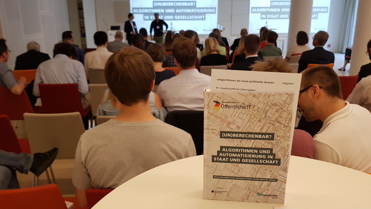OeffentlicheIT's tweet photo. Volles Haus bei der Abendveranstaltung "Algorithmen als neue politische Arena" #Algopol https://t.co/PCpLHOBIbP