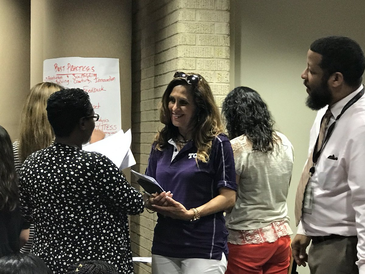 Lynsey2108's tweet image. #LearningModel sessions are full and rich with collaborative discussion about #BestPractices #PPLE18