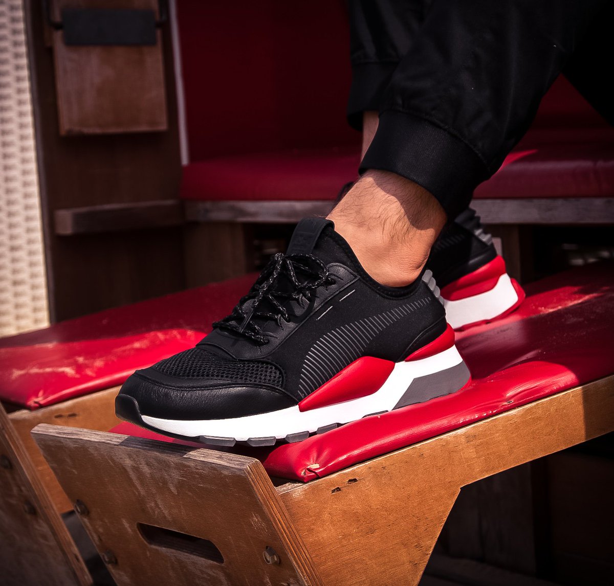 SLKTN_store's tweet photo. Inspired by 1980s video games, the new RS-0 Play pack plays with pops of bold colour and translucent details to create eye-catching and dynamic sneakers!
40,5 - 46 | € 110 | shop: https://t.co/JTlMsdkINr
#puma #pumaRS0 #pumaRS #runningsystem #runthestreets #slktn #solekitchen https://t.co/6CEuy5bNUr