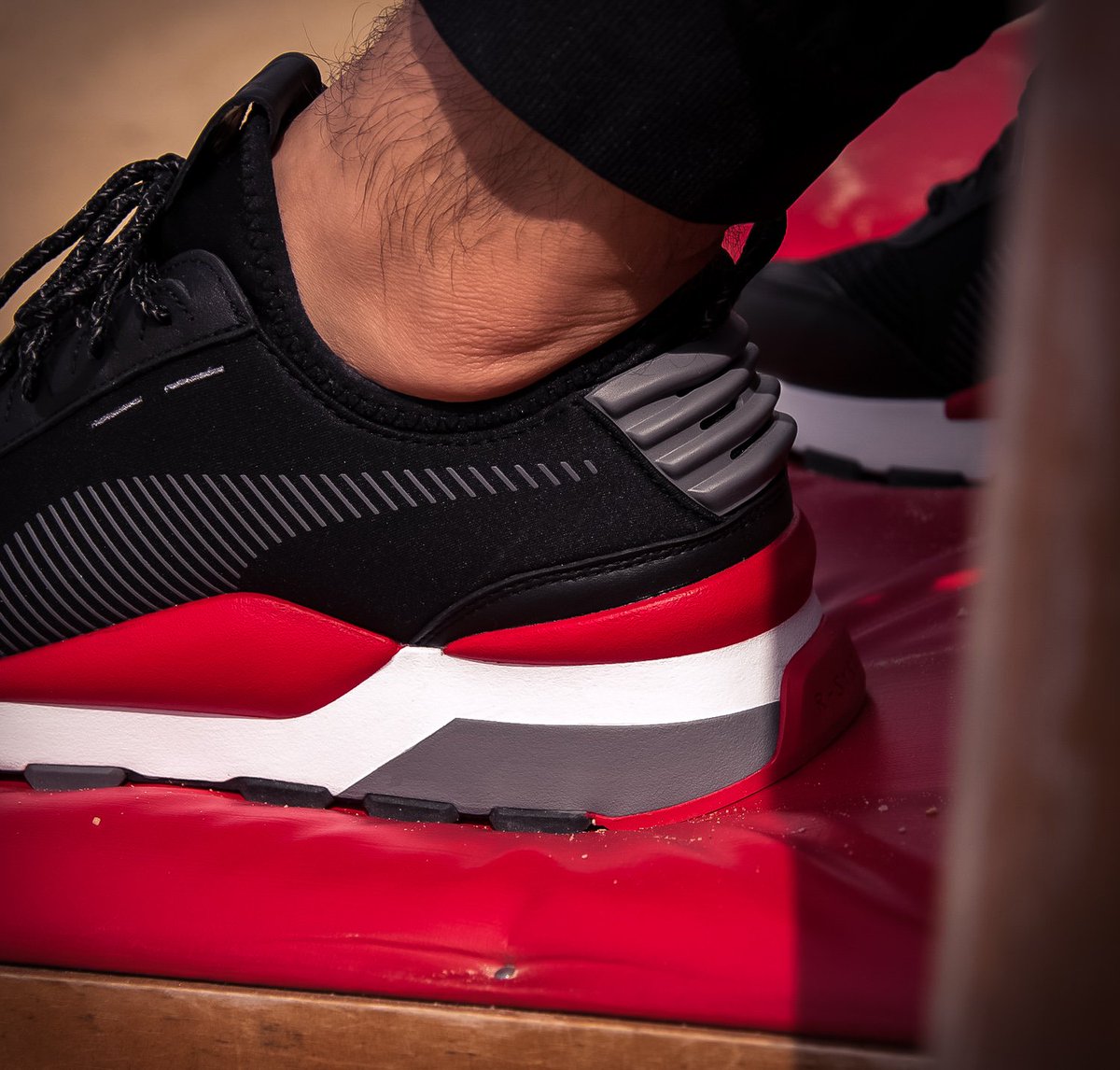 SLKTN_store's tweet photo. Inspired by 1980s video games, the new RS-0 Play pack plays with pops of bold colour and translucent details to create eye-catching and dynamic sneakers!
40,5 - 46 | € 110 | shop: https://t.co/JTlMsdkINr
#puma #pumaRS0 #pumaRS #runningsystem #runthestreets #slktn #solekitchen https://t.co/6CEuy5bNUr