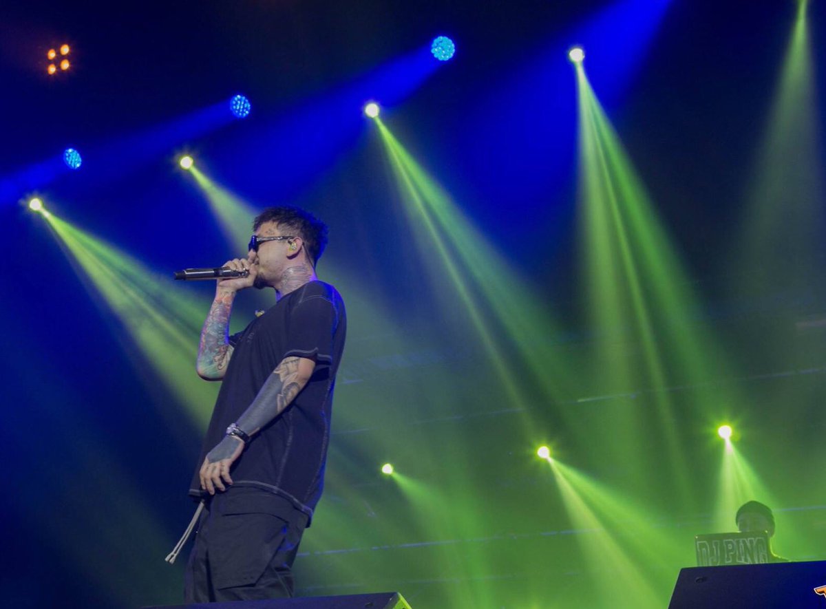 CherryJrn's tweet photo. ภาพเซตนี้จากงาน Thailand Hiphop festivals 2018 เมื่อวันเสาร์ที่ผ่านมา งานสนุกมาก แต่เพิ่งได้รูปมาลง #โชว์สนุกมาก #เต้นกันยับมาก@UrboyTao #UrboyTJ #รักนะหมีแพนด้า🐼 https://t.co/AwWkr4mjeT