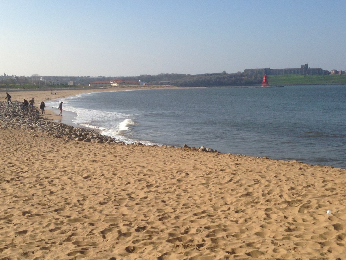 Leigheff's tweet photo. I adore #SouthShields and it's wonderful beaches! Nothing makes me happier to take a nice stroll and enjoy the beautiful sights and sounds of the waves crashing on the shore! #LittleHavenBeach https://t.co/8BZUAV8mDL