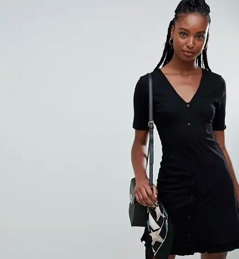 deevasoles's tweet photo. Black and beautiful

#black
#dress
#fashion
#fashionista
#power
#slayqueen
#lagos 
#blogger
#beauty
#stylish 
#deevasoles
#inspiration https://t.co/gGYSkyiPBR