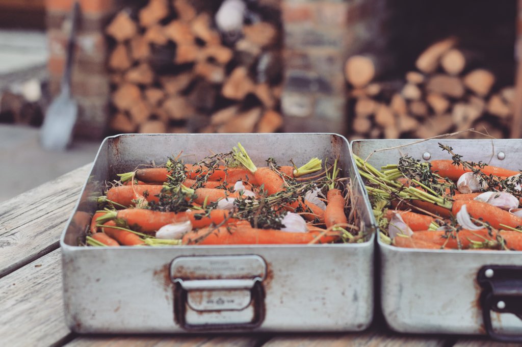 How about a tray of these hay and <a href="/GooseberryField/">Gooseberry Glamping</a> cider baked baby carrots to kickoff your week with a #meatfreemonday . Mix with some freshly picked young salad leaves, puy lentils,  salty crumbled feta and a light mustardy dressing 👌
#plottoplate