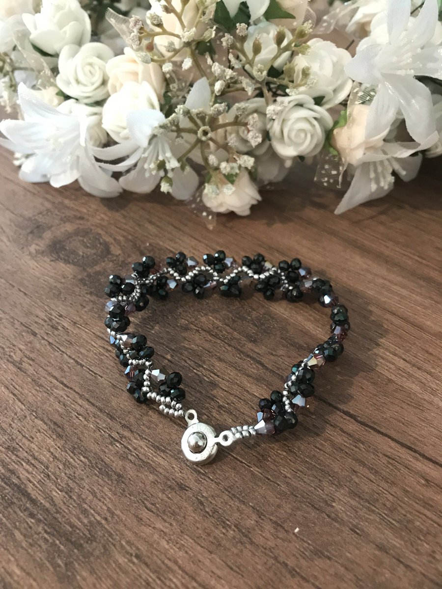 Yeni Modelimiz... :)
👉goo.gl/TxY3b3
#elyapimi,#handmade,#kristalboncuk,#kumboncuk,#hapishaneisi,#kolye,#taki,#accesorie,#accessories,#kolyeucu,#takı,#jewellery,#design,#designer,#boncuk,#bead,#elemeği,#bileklik,#wristband,#jeweleryset,#takıseti