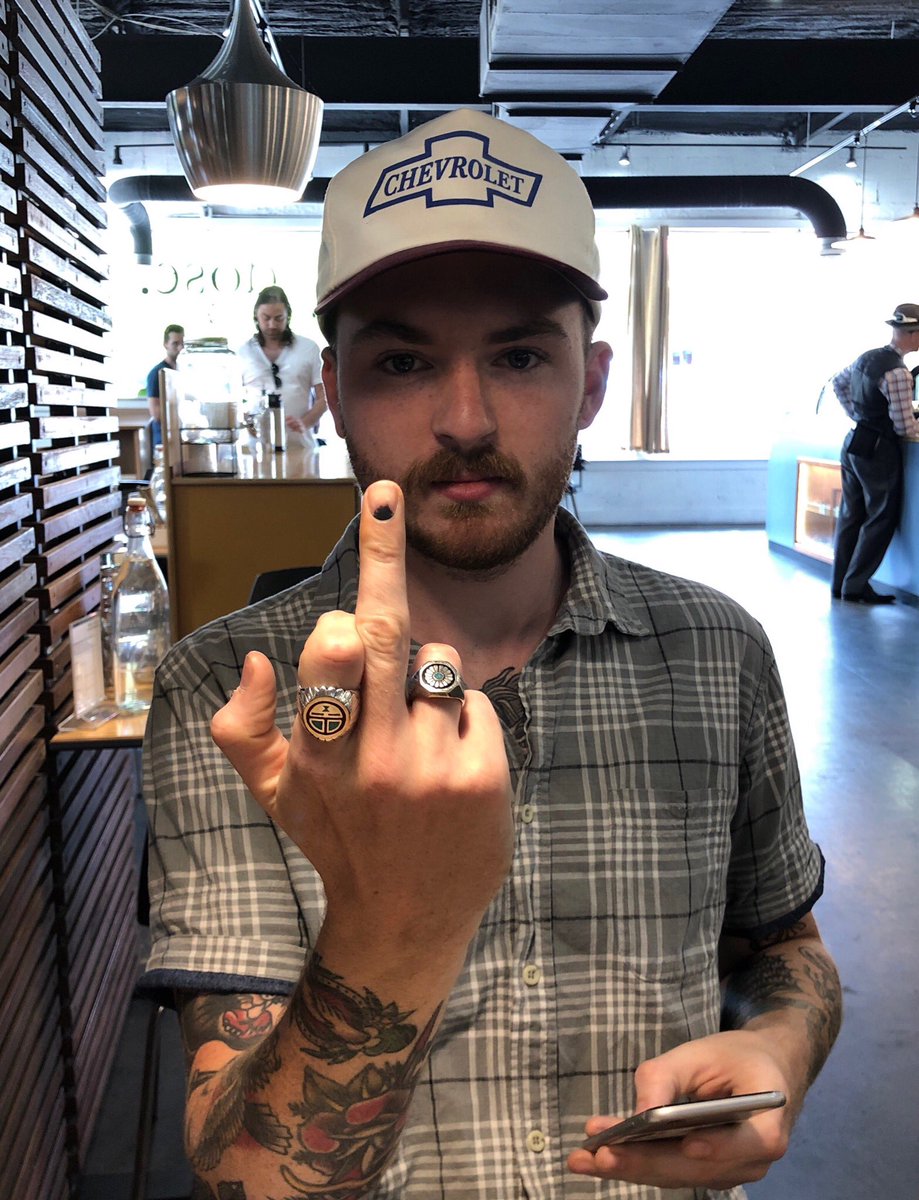 brandontmas's tweet photo. monday m00d https://t.co/29euYP8wd9