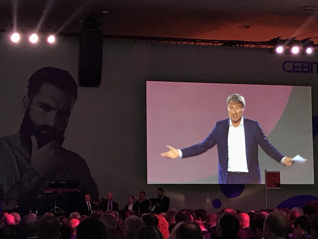 Bitkom's tweet photo. Eine Künstliche Intelligenz ohne Daten ist wie ein Schwimmbad ohne Wasser, sagt Bitkom-Präsident Achim Berg zur Eröffnung der #CEBIT18. Wir sollten aus den Fehlern der #DSGVO lernen und nicht bei der E-Privacy-Verordnung wiederholen. https://t.co/IFvYSbrzYY