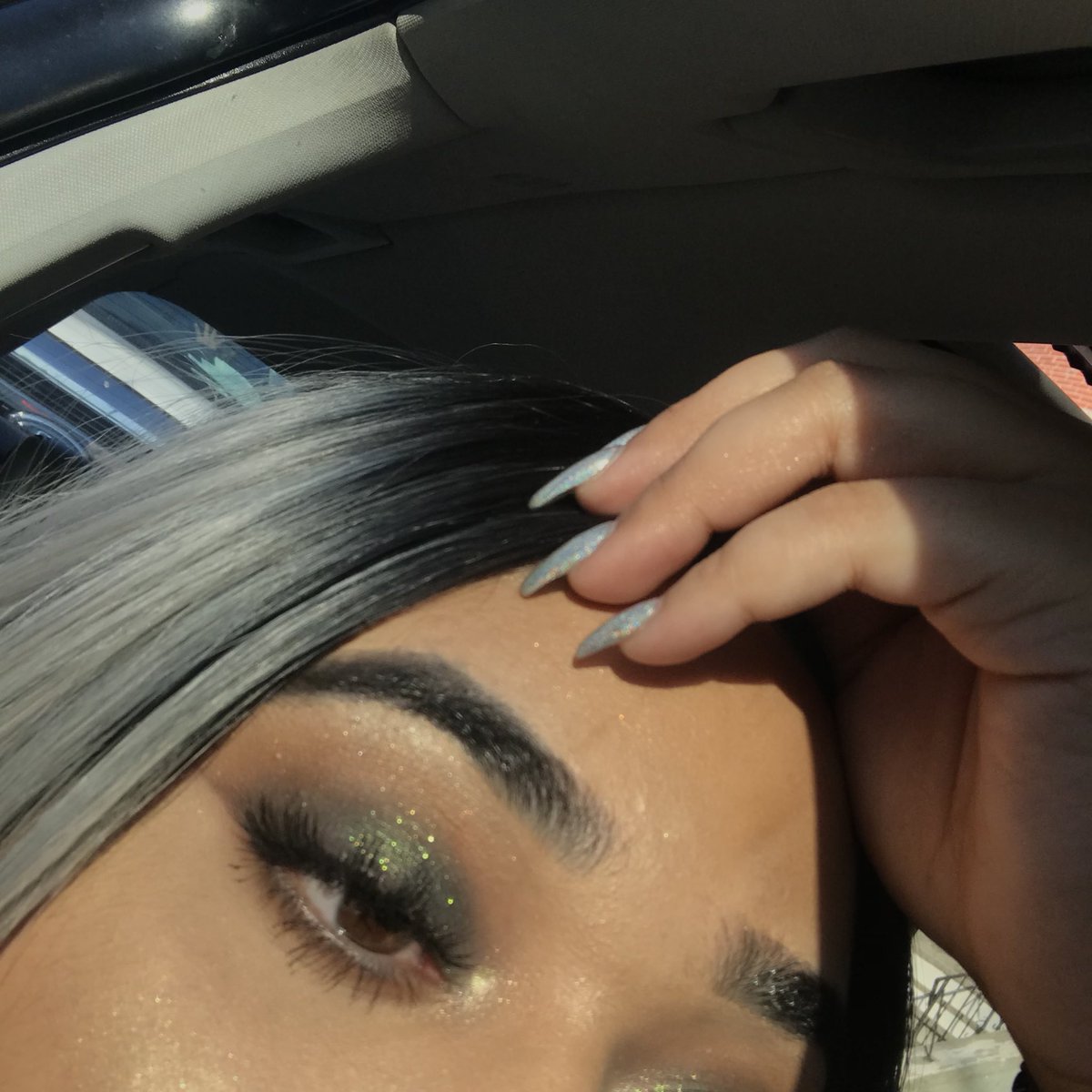 TheBeUtyBlog's tweet photo. @fentybeauty Galaxy Eyeshadow Palette - Xtra Terrestrial 🍃✨👽 https://t.co/HVQrqtuGY4