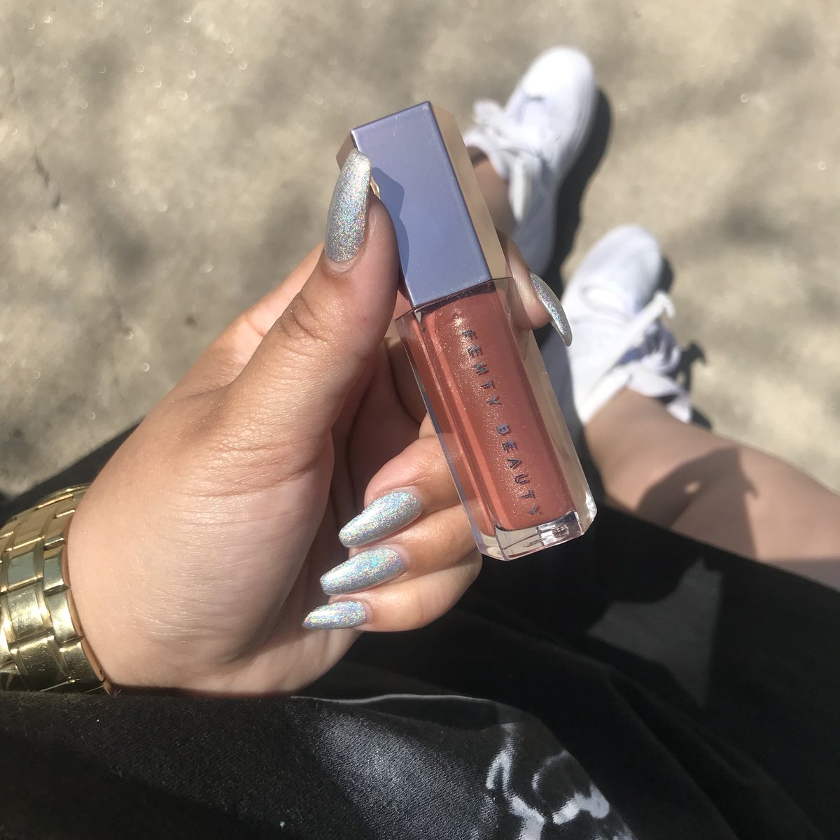 TheBeUtyBlog's tweet photo. Gloss Bomb 💖 @fentybeauty https://t.co/srb8NJmGqi