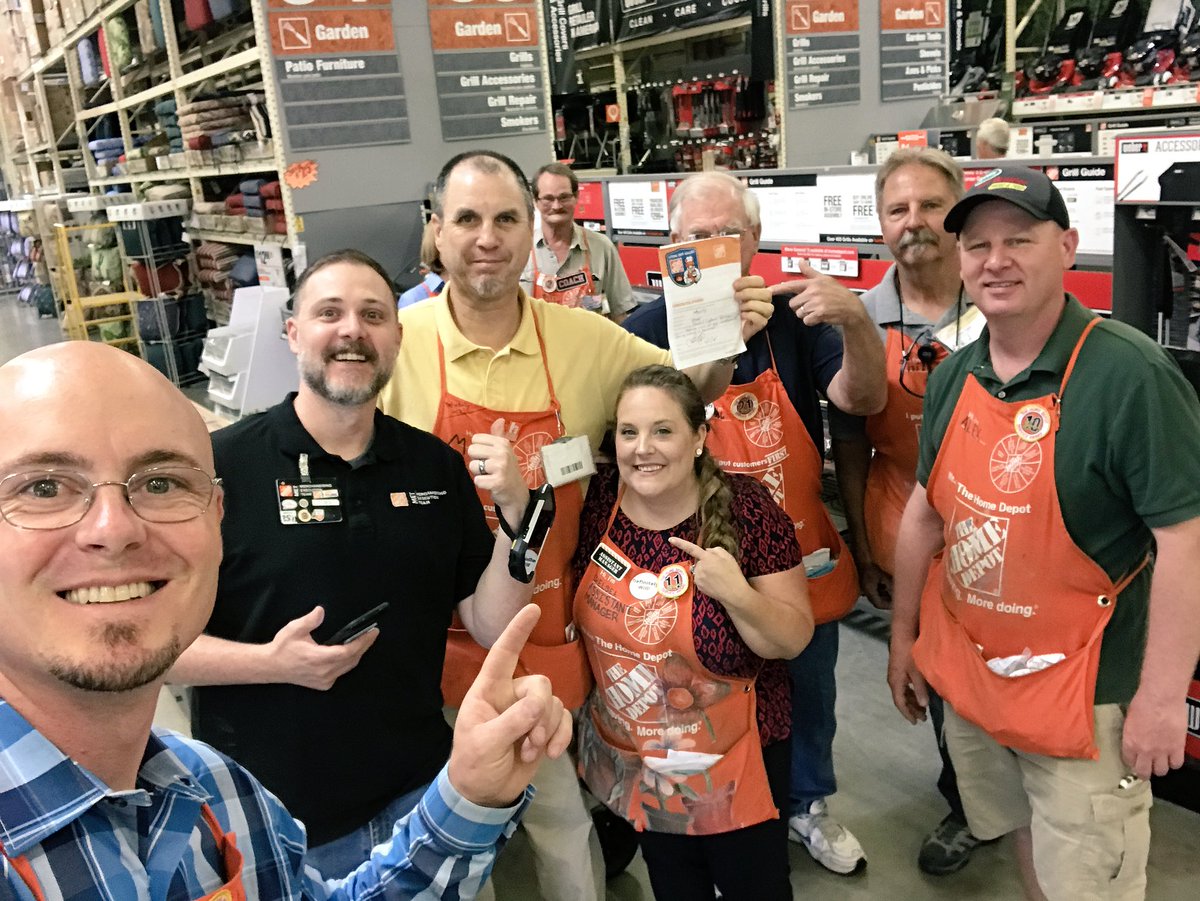 GandySteven's tweet photo. Monty went ABOVE AND BEYOND to take care of a customer and disabled veteran! Thank you sir, for creating that emotional connection and making a customer for LIFE! #Team8445 #SWBEST 💫 https://t.co/LzuRYMyjq2