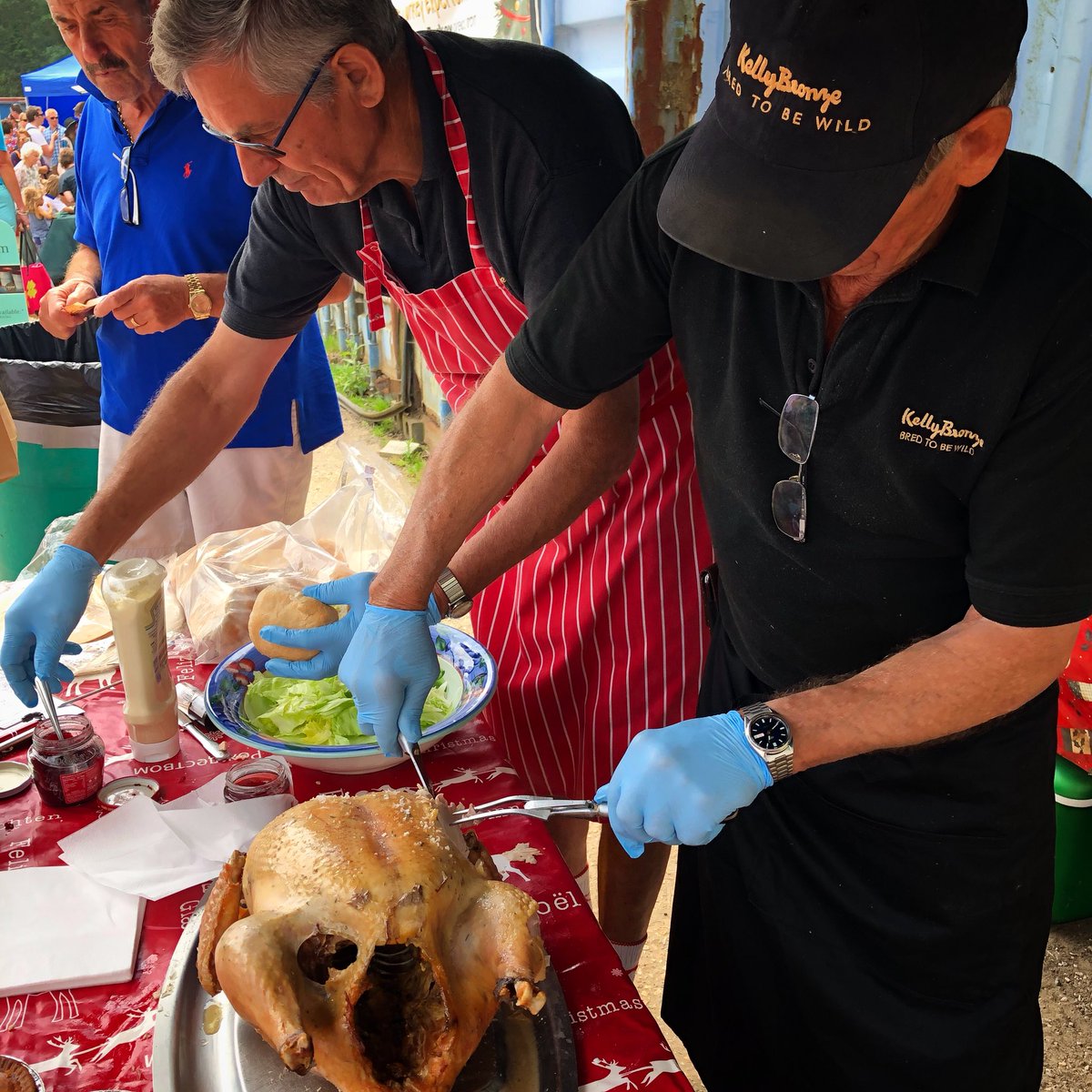 KentTurkeys's tweet photo. We had a brilliant day @biddendenvine yesterday - turkey rolls & wraps were very popular indeed!
Thanks to all who came & saw us on our stall, it was lovely to meet so many people & catch up with friends!
#FoodDay18 #KellyBronze #KentTurkeys https://t.co/y0hosAgvgy