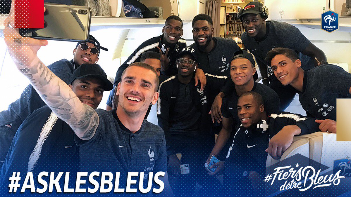 equipedefrance's tweet photo. Posez toutes vos questions aux joueurs de l'Equipe de France avec #AskLesBleus !
➡️ Ils y répondront très bientôt en vidéo 🔜 #FiersdetreBleus https://t.co/NyMgrd1aHr