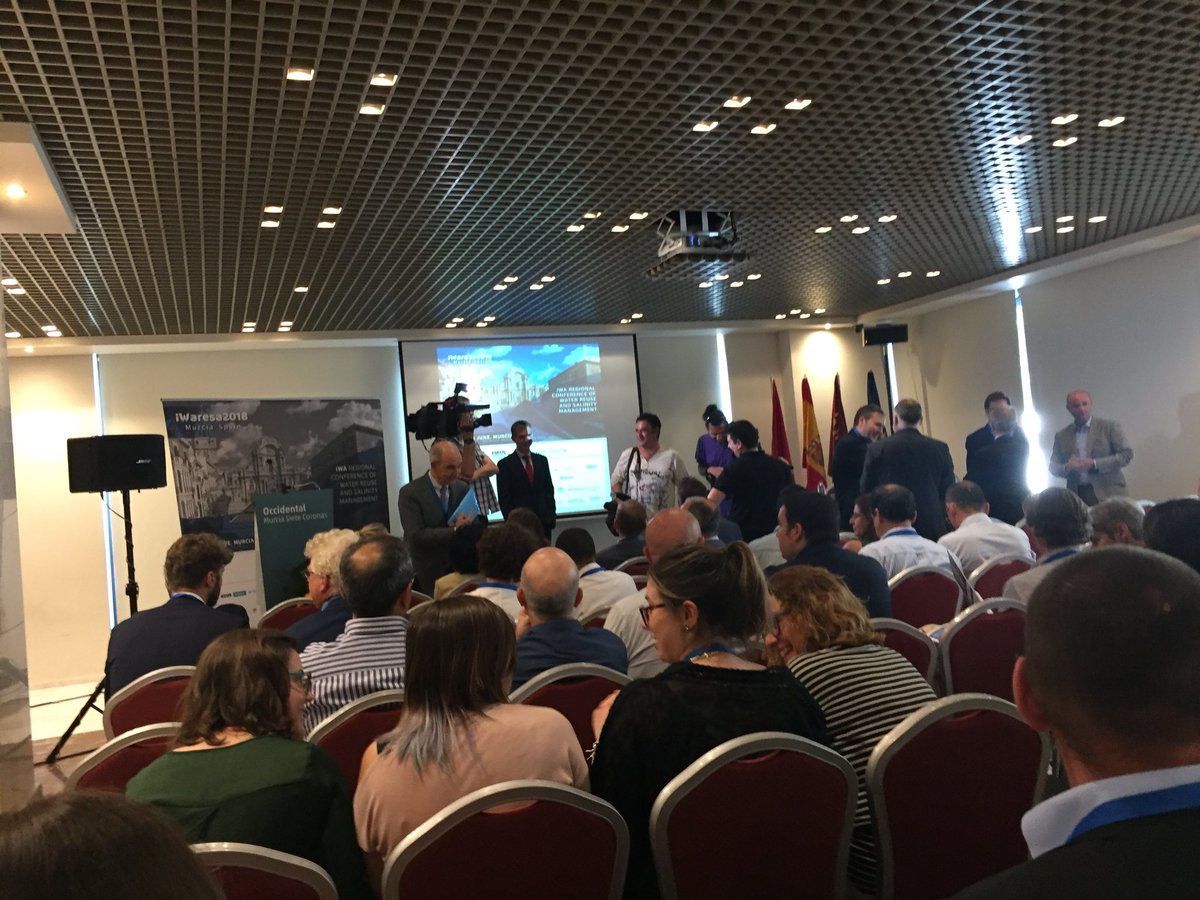 D12341asdfasfas's tweet photo. Comienza #IWARESA, en #Murcia. Ambiente espectacular en la inauguración de este evento. @micheldelamor @AZUDWater @asersagua @regiondemurcia @iAgua https://t.co/ICtbfWyLnl