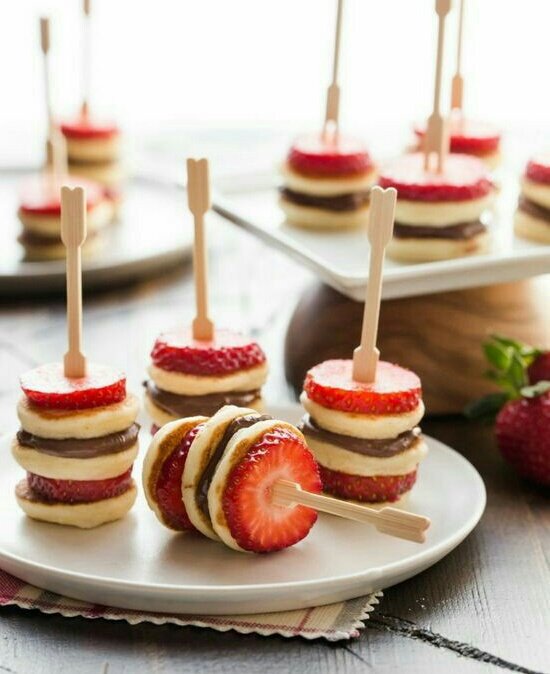 CCXII_DH's tweet photo. Enjoy the dinner Master and Mistress ..       

[ @Master_CharlesB @Mistress_AryneL @mistress_eyraD @Mistress_ValeyE @Master_AlwardD @Master_Tianw ] https://t.co/fRZWjjDYAh