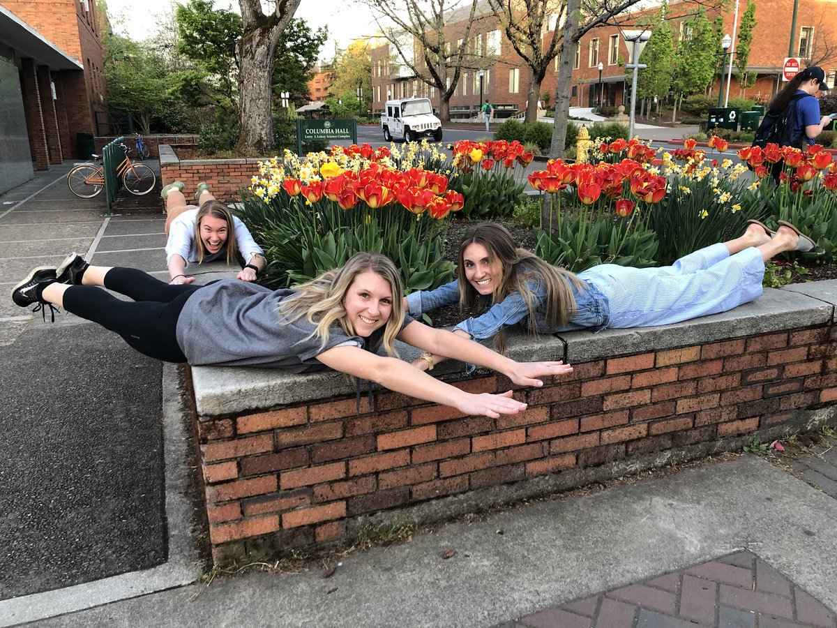 UOsojc's tweet photo. This past April, @UOPRSSA competed in the @PlankCenterPRβs national competition to honor Betsy Plank, "The First Lady of PR." Our social media and chapter activities earned us second place!
Maybe planking for Ms. Plank helped a bit⦠#SOJCFinalFlight https://t.co/fk70bjVcrk