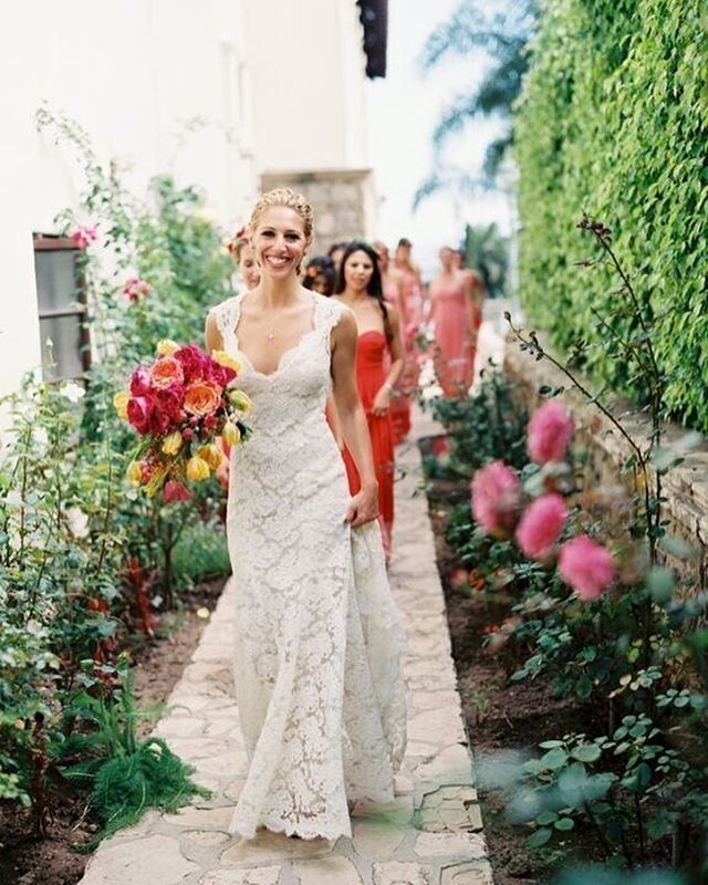 All smiles for this blushing bridal beauty! | Photography: <a href="/erichmcvey/">Erich Mcvey</a> | Venue: <a href="/belairbayclub/">Bel Air Bay Club</a> | Coordination: <a href="/bobgailevents/">Allyson Levine</a> | Gown: @moniquelhuillier | Bridesmaid Dresses: <a href="/weddingtonway/">Weddington Way</a> | #WisteriaLaneFlowers
.
.
.
.
. 
#florist #weddingflorist #losan… ift.tt/2JBNKBq