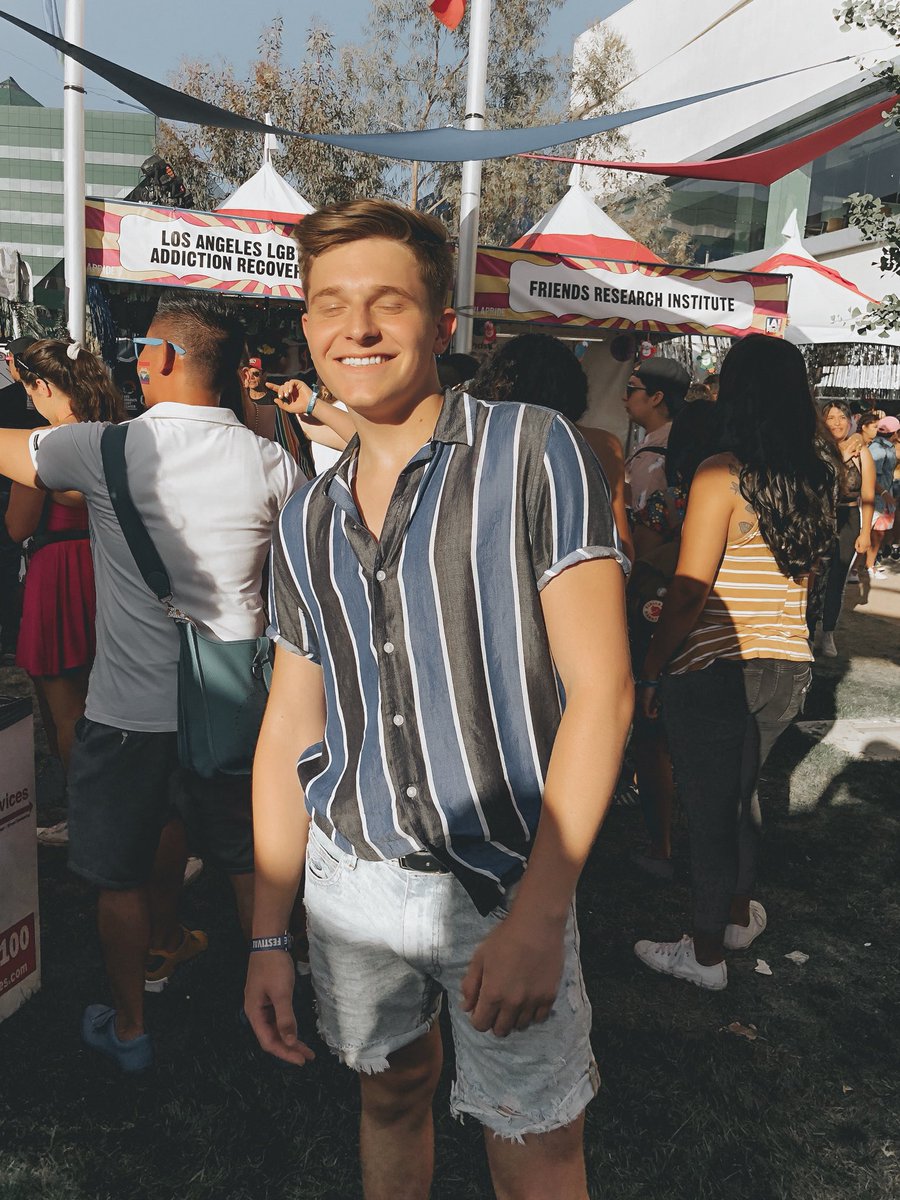 lincolnwjohnson's tweet photo. my first pride was so amazing :,) https://t.co/ZxPK9Ir6bC