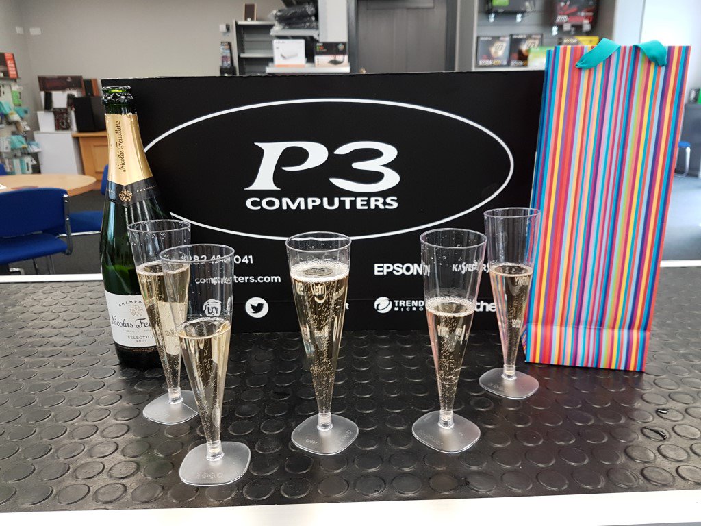 EverythingP3's tweet photo. Day 1 complete... Thank you to everyone that popped in for a brew and others that brought other gifts and cards. We really do appreciate you thinking of us. Lets see what tomorrow brings.. #EverythingP3 #TeamWork https://t.co/ZxYLbSk5cv