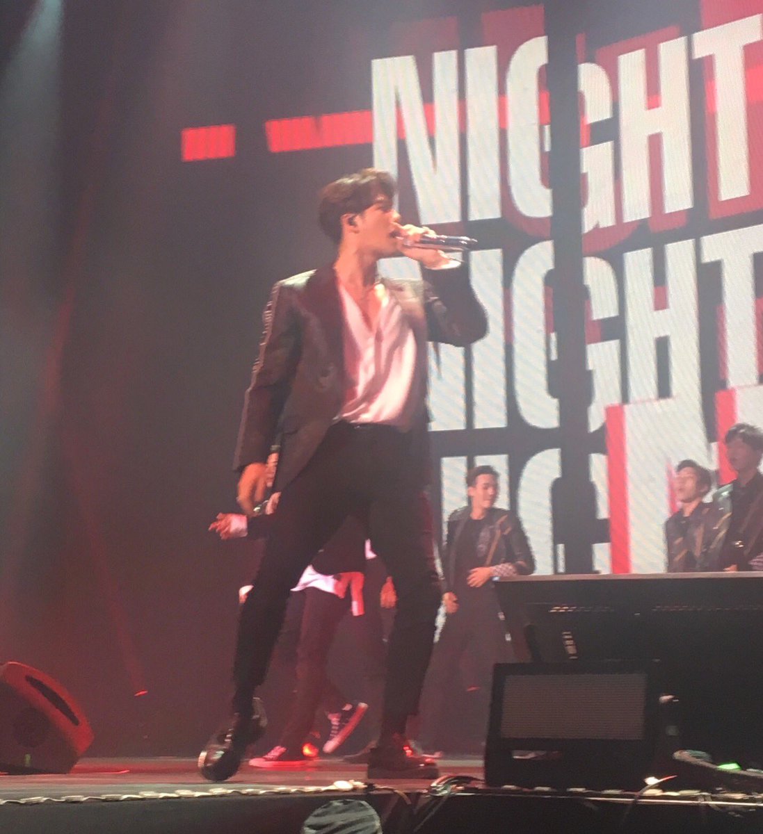 TOPssica's tweet photo. GOT7 in Paris was too good. I can’t even... 😍 https://t.co/mO2MdjqGWJ