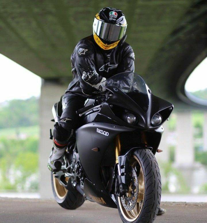 BikerEntourage's tweet photo. #badinblack #motorcycles #bikelife https://t.co/Z9q38SbabR