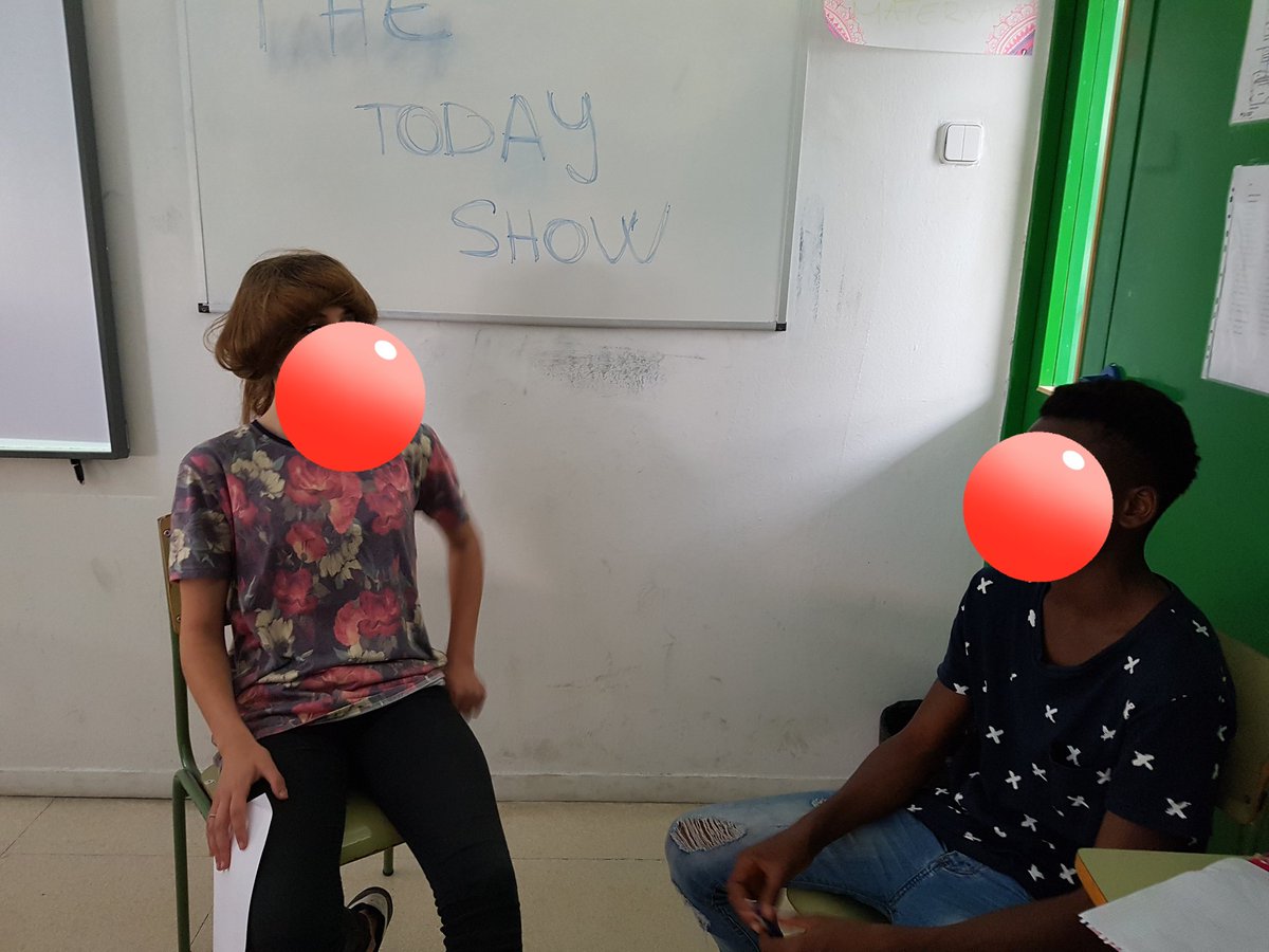 amotiteacher's tweet photo. Today in the #Englishlesson we interviewed #RafaNadal, #DonaldTrump, #ArianaGrande and #BeckyG in the #InterviewSection of the @TODAYshow . Great job, #ESO2! #elt #efl #inlovewithmystudents #lovemyjob #teachingisgreat #Badalona https://t.co/3eSRHM3jfM