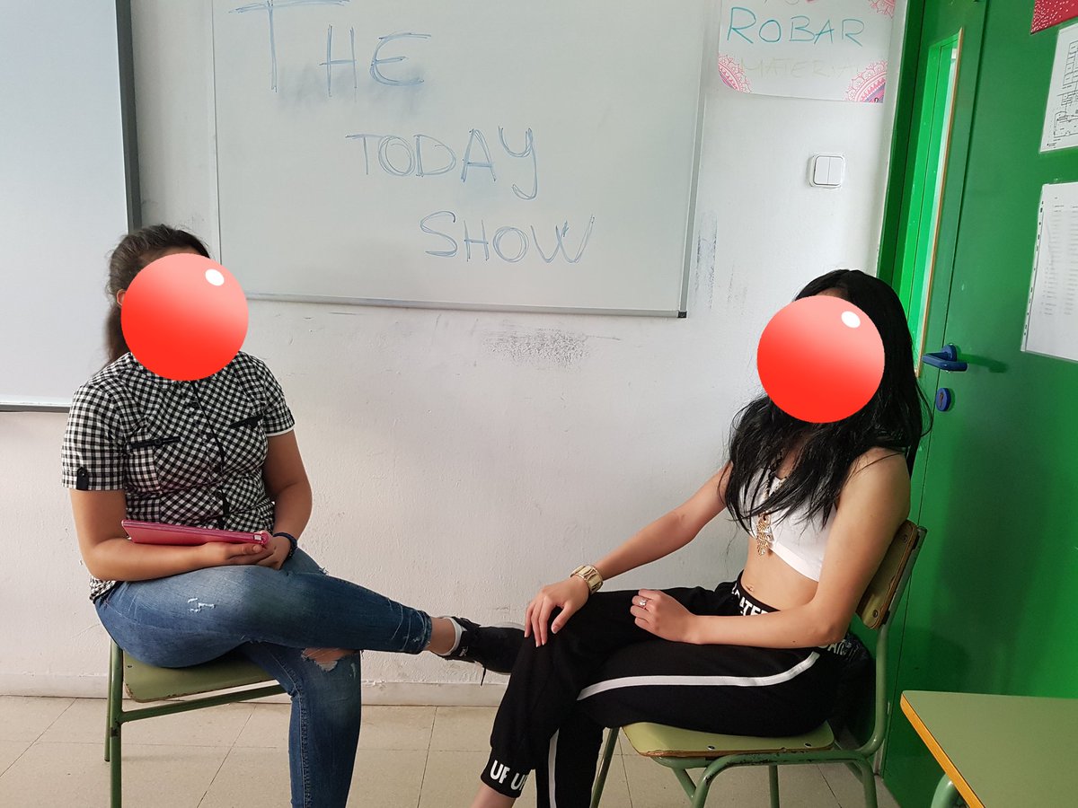 amotiteacher's tweet photo. Today in the #Englishlesson we interviewed #RafaNadal, #DonaldTrump, #ArianaGrande and #BeckyG in the #InterviewSection of the @TODAYshow . Great job, #ESO2! #elt #efl #inlovewithmystudents #lovemyjob #teachingisgreat #Badalona https://t.co/3eSRHM3jfM