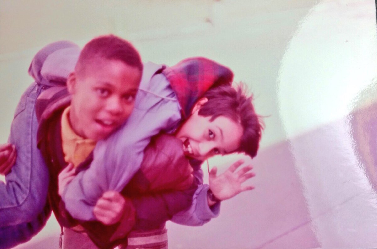 hamilexi's tweet photo. One of my few friends from the Indies, who has towered over me since the beginning, is in America RIGHT NOW! I am so small and happy! https://t.co/FycDVY7Exq