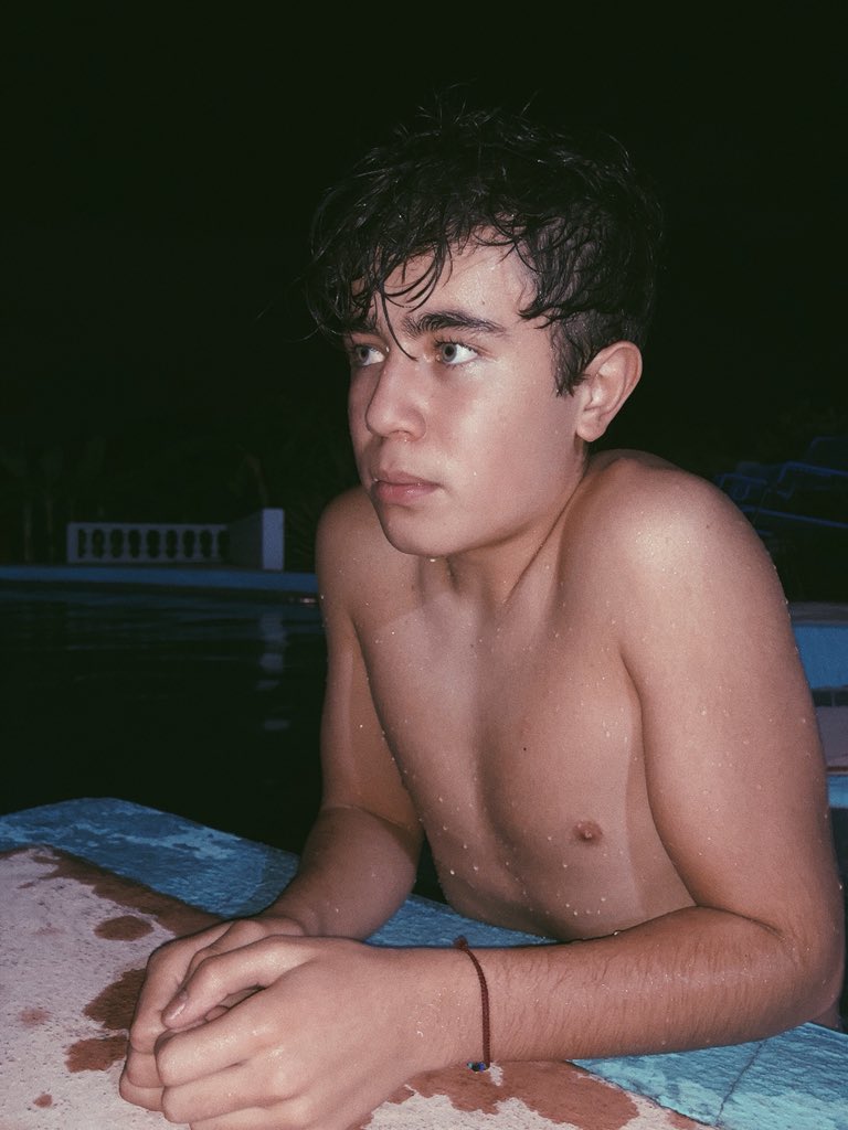sebastianurd's tweet photo. Era foto es de ayer peor me dormí y no la subí.😐 https://t.co/7R2K1Bh2n9