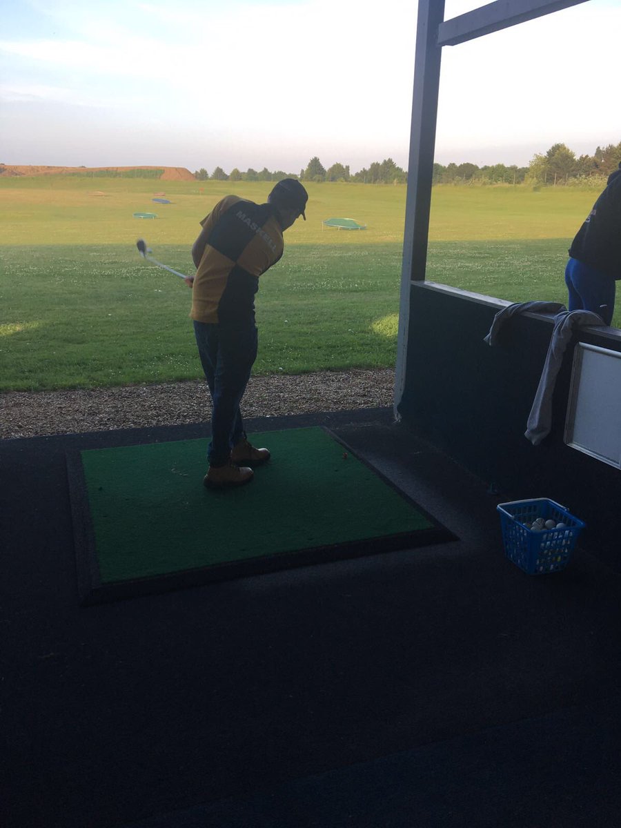 SilsoeYfc's tweet photo. Few pictures from the cookery competition on Sunday and our meeting on Wednesday at the driving range🏌🏼
Well done to Lorna,Max and Emily for coming third on Sunday in the cookery🍔 #yfcfoitbest #silsoeyfc #cookerycompetition #drivingrange https://t.co/mxndr2CTRP