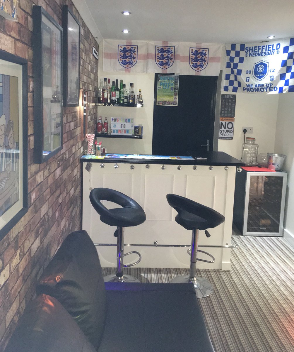 brownowl91's tweet photo. Turned the garage into a bar just in time for #Russia2018 welcome to BrownOwls #swfc https://t.co/n9qbhndxHs