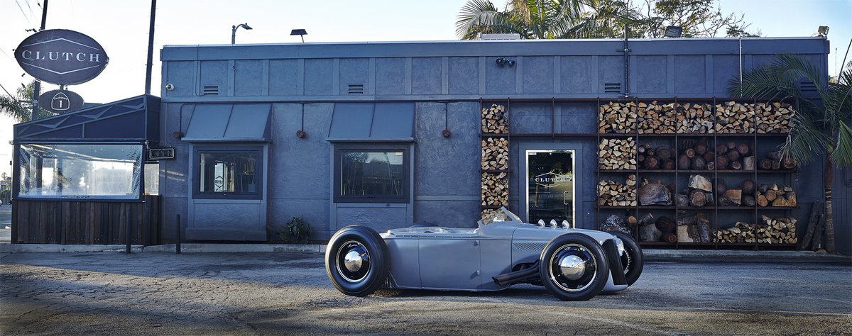 clutch_venice's tweet image. arriving into Monday like ⚡️
.
.
#clutch #monday #hellzyeah