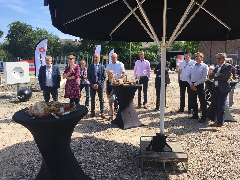 kohuisman's tweet photo. En connected! Vanmiddag de start gevierd van 36 all-electric appartementen in opdracht van #woonstichtinglangedijk te Noord-Scharwoude. Duurzaam, gasloos in @GemLdijk @VanWijnenGroep #samenbouwen https://t.co/178T3i6ww8