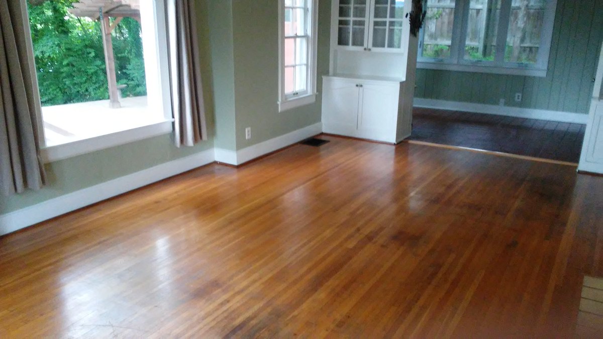 ScrubdClean's tweet image. Check out these gorgeous #floors in this #rental! 
Move-out cleaning in North Chatt!