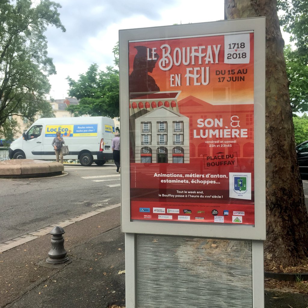 Juju_LaNantaise's tweet photo. Ouh la la ... mon petit doigt me dit qu’on va passer un week-end de folie au #Bouffay 🤗! Spectacle #sonetlumiere projeté sur les bâtiments, #animations de rue, place du bouffay en mode #18ème avec #echoppes et #estaminets 🍻pour tout savoir👉https://t.co/Dqqh7ND3bu #Nantes https://t.co/3V9wWnkp63