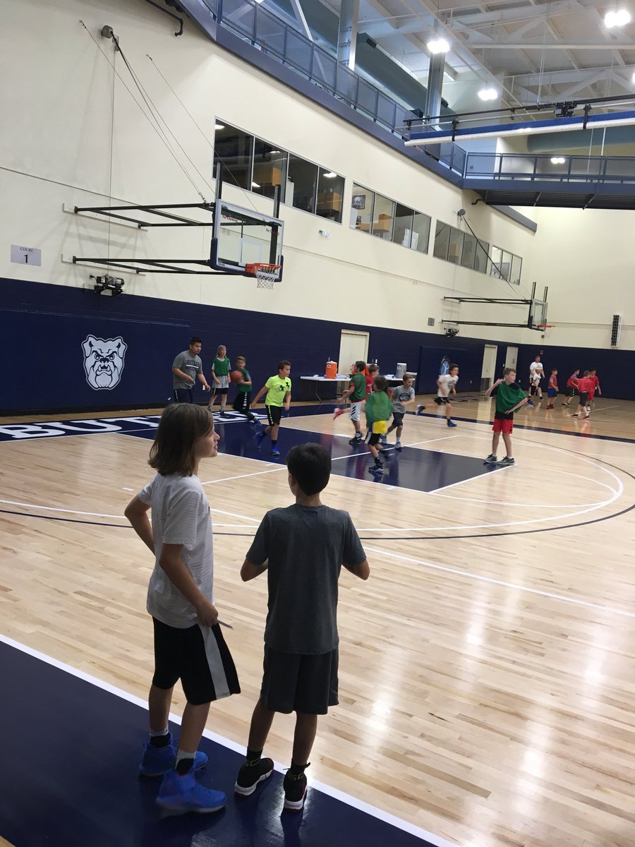 LaVall_Jordan's tweet photo. Week 2 of our basketball camps are under way! Great group of kids combined with a great group coaches is going to make for an awesome week! https://t.co/qgvXHNVmTh