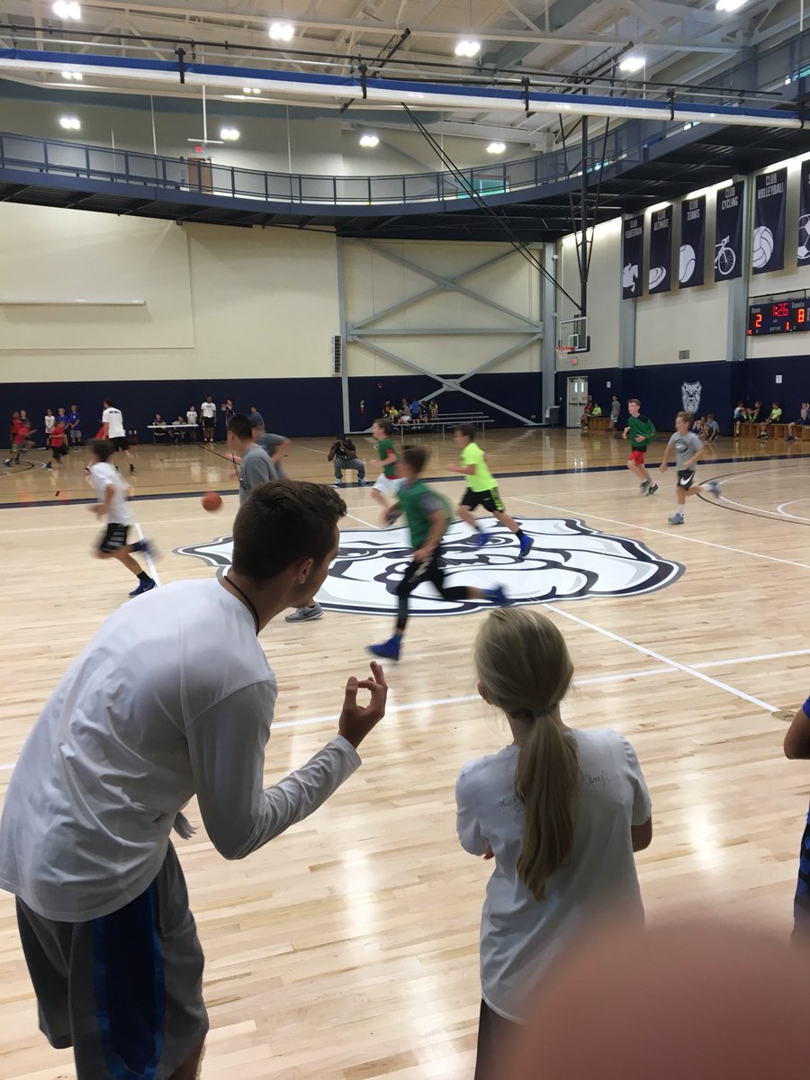 LaVall_Jordan's tweet photo. Week 2 of our basketball camps are under way! Great group of kids combined with a great group coaches is going to make for an awesome week! https://t.co/qgvXHNVmTh