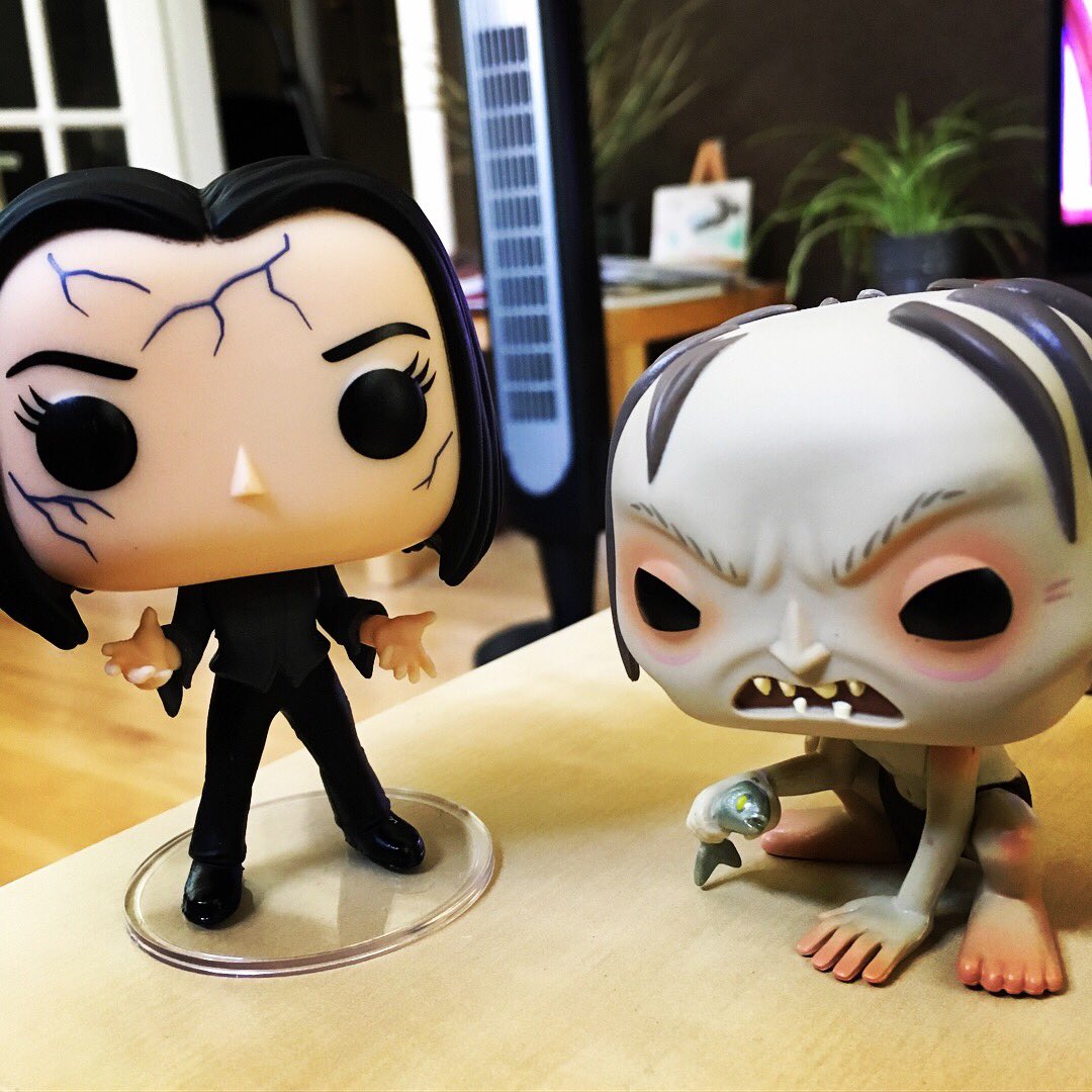 Shane100degrees's tweet photo. #DarkWillow &amp; #Gollum just arrived thanks @funko. I love them!!! #picnicfortwo #sushi #myprecious. Don’t be upset Xander, Gollum’s got nothing on you @NicholasBrendon. #WillowAndXanderBBF #vinyl #FunkoPop https://t.co/GZOkhYQVjv