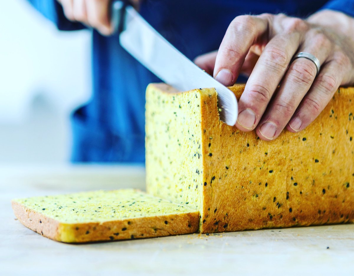 laboiteny's tweet image. Turmeric &amp;amp; nigella Pullman bread! Easy and fun Recipe I created for @siftmag @kingarthurflour @posiehh 📷 @schauerthomas #spicelife #spices #breadlove