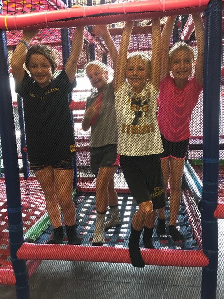 BonkersCoMo's tweet photo. June 11th feels like July or August! But no worries, it’s cool in here to match all of our cool new games. Or, stop by to have the kids burn off that extra energy and refuel some fresh made pizza and have a great time with the family! https://t.co/rusnF7b9Mf