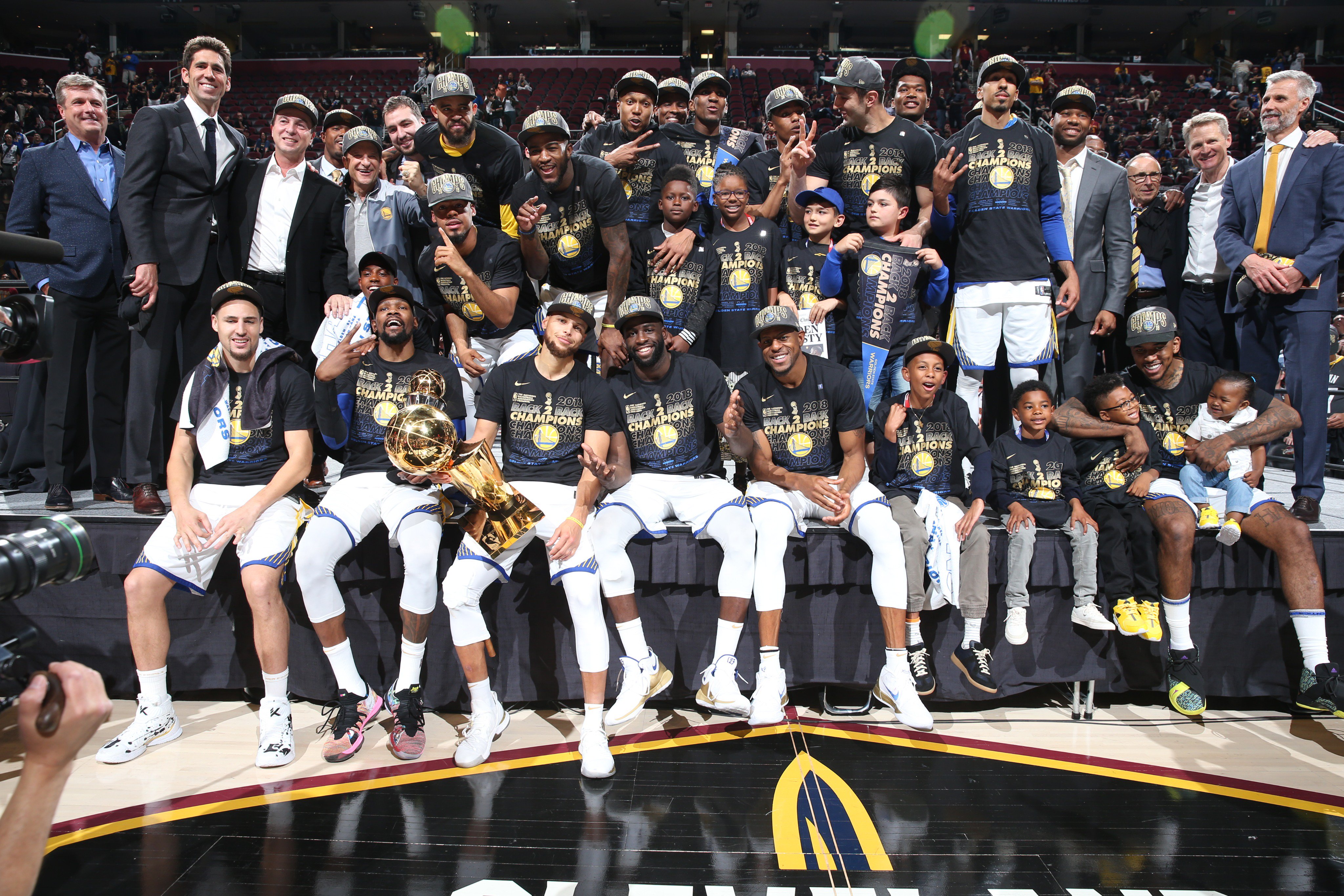 Back-to-back champion Warriors dealt with back-to-back challenges