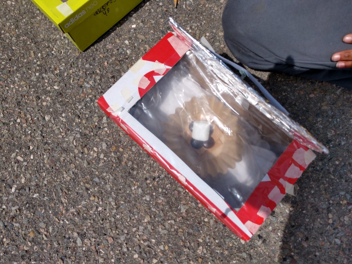 AngelaStankiew1's tweet photo. Cooking up s'mores in our solar ovens in 4 Blue; so sad you missed the treat Miss Minahan! @Frps_Tansey @frpsinfo @msminahan112 #tanseytigers #tanseycares #eie https://t.co/lcYwgJVBTY