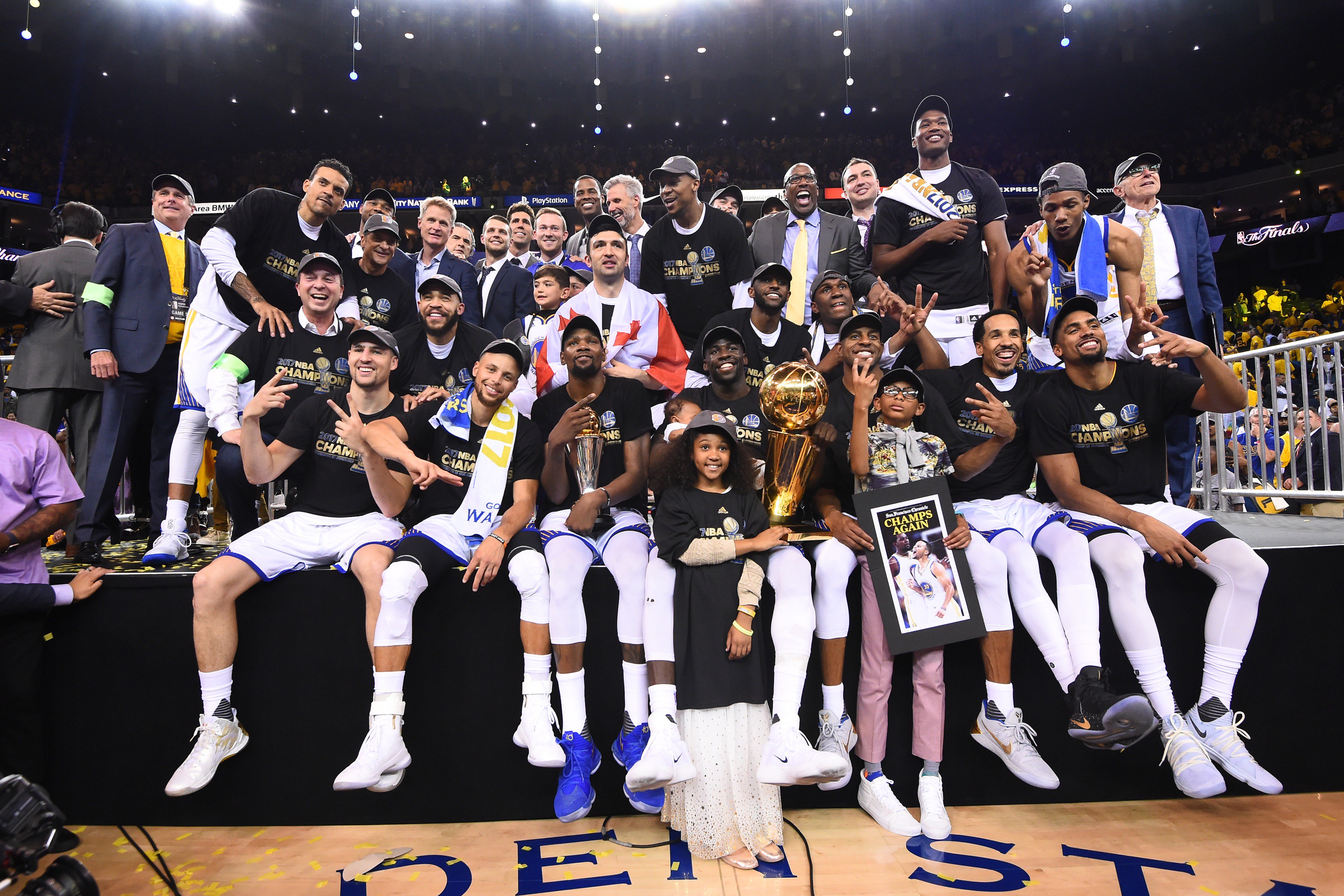 Golden State Warriors on X: NBA CHAMPS. WORLD CHAMPS. #DubNation, STAND  UP! 🏆  / X