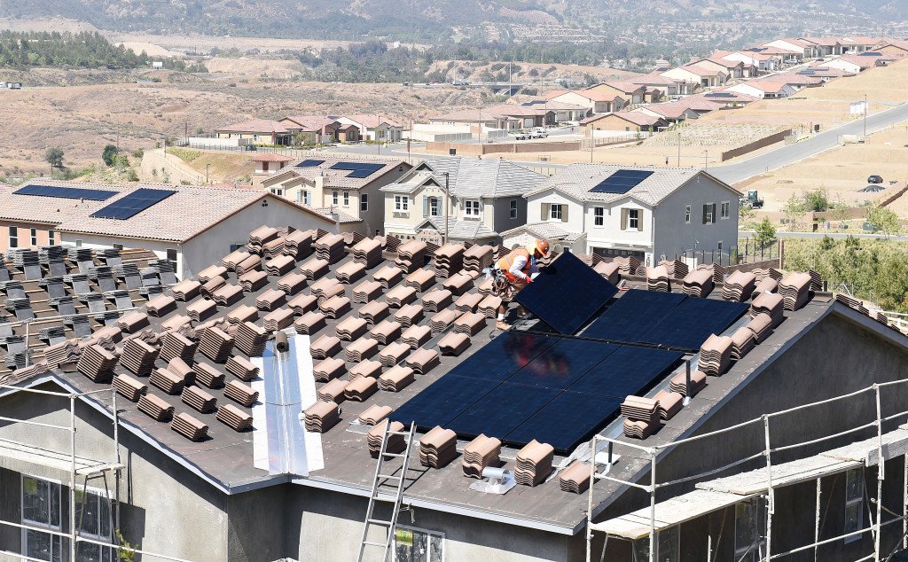 PowerSurvey's tweet photo. The #California Energy Commission proposes "new energy standards mandating most new homes have solar panels starting in 2020" Find out more: https://t.co/C6SZriYDCm #EnergyEfficiency https://t.co/pPDjpLdtjQ