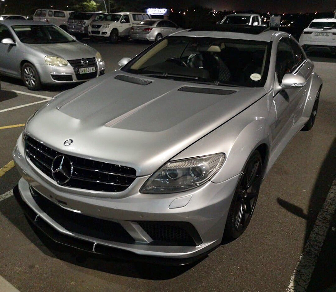 Zero2Turbo's tweet photo. The one and only Mercedes-Benz CL65 AMG BRABUS in South Africa apparently 😎
Spotted by @lourens97 (Insta)
📍Virgin Active, East London 🇿🇦
#ExoticSpotSA #Zero2Turbo #SouthAfrica #MercedesBenz #CL65 #AMG #BRABUS https://t.co/UMrcsrTpxx