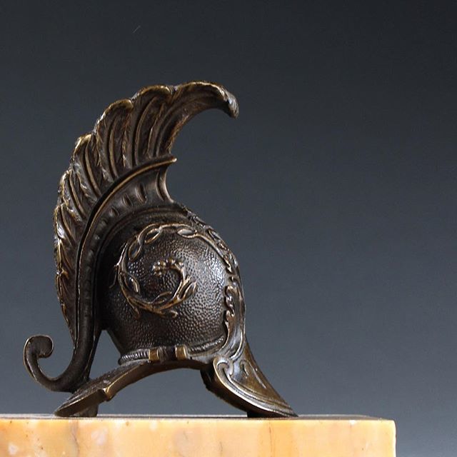 cella_antiques's tweet photo. Preview. Pandora.
Early 19th Century French Empire Neoclassic presse papier
#decorativeantiques #decor #interiordesign #19thcenturyantiques #antiqueobjet #classicism #neoclassic #neoclassicism #empire #firstempire #frenchempire #bronze #frenchantiques #… https://t.co/TR4N60gz5f https://t.co/M4gf19QCY1