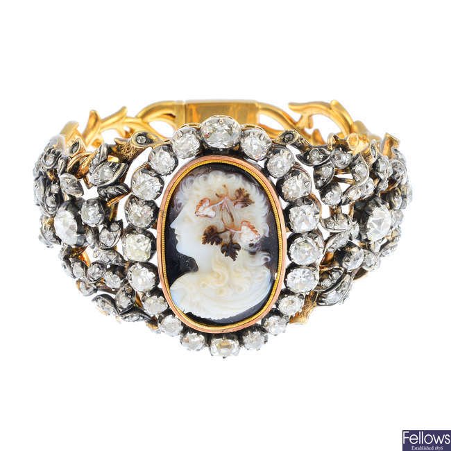 DigitalAuctions's tweet photo. This early Victorian gold sardonyx cameo and diamond bracelet features in @FellowsAuctions Antique & Modern Jewellery sale on 14 June >> https://t.co/brgVQz7Iju #jewelleryauction #auction #auctionmarketer https://t.co/qy7B4w4pXj