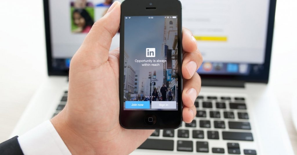 LinkedIn will tell you exactly how long your new job’s commute will be digitaltrends.com/social-media/l…